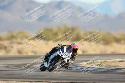 media/Dec-07-2025-CVMA (Sun) [[3e7d2de5dc]]/Race 18-Formula Twins-Formula 40 UL/